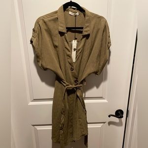NWT‼️ - VICI Button Down Dress